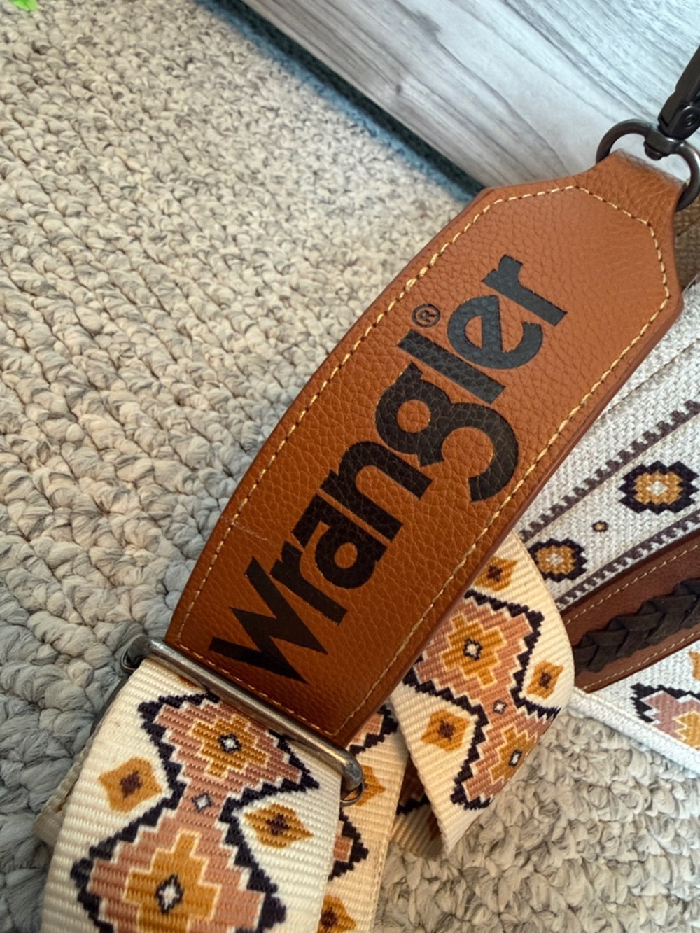 Wrangler Cream & Tan Embroidered Crossbody Tote with Patterned Strap - Picture 2 of 8